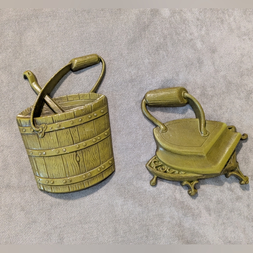 Metal Wall Art Water Bucket & Clothing Iron Avocado Green 60s Kitchen Laundry